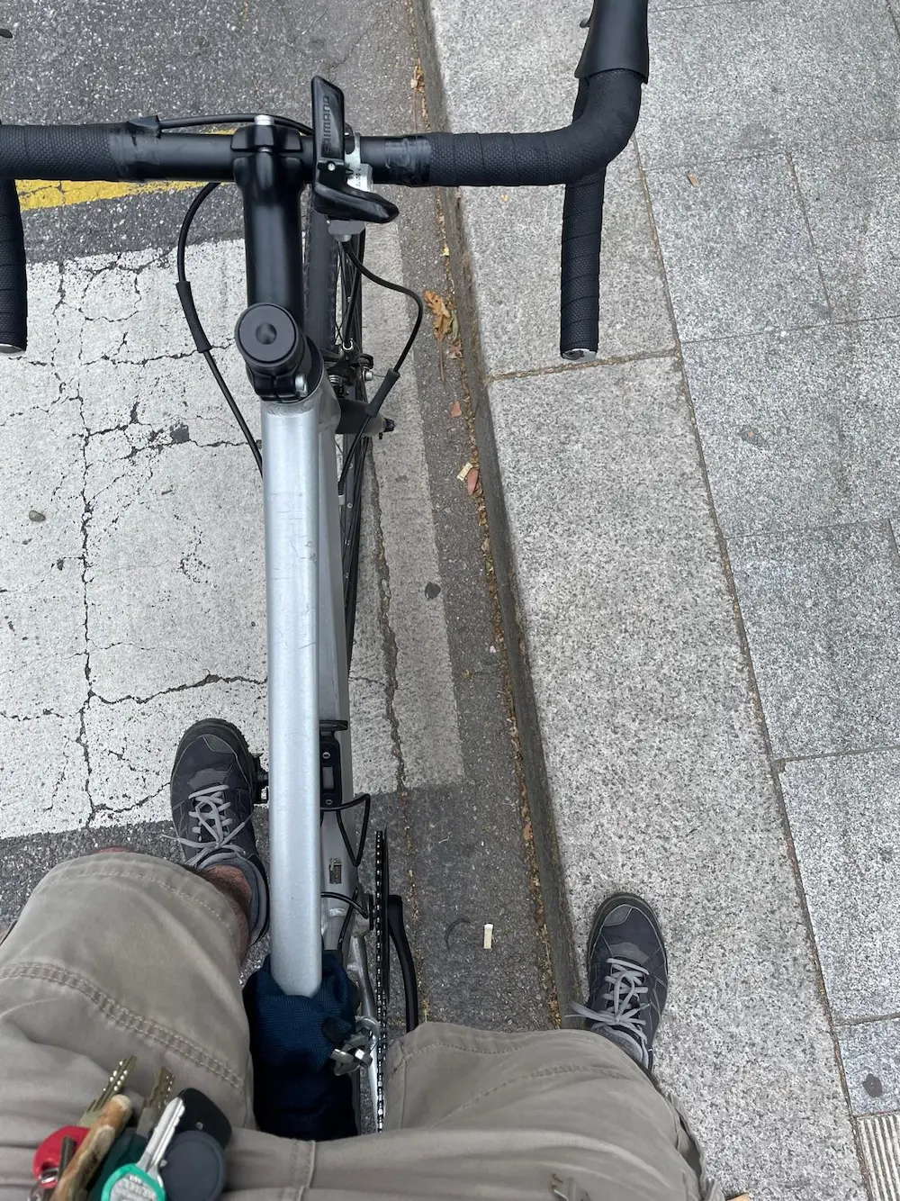 Visione dall'alto di una bicicletta